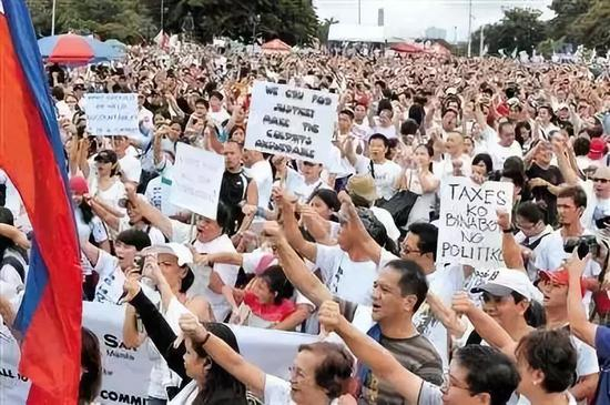 菲律宾民众的反贪腐示威