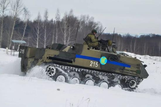 ▲参加演习的俄军伞兵战车