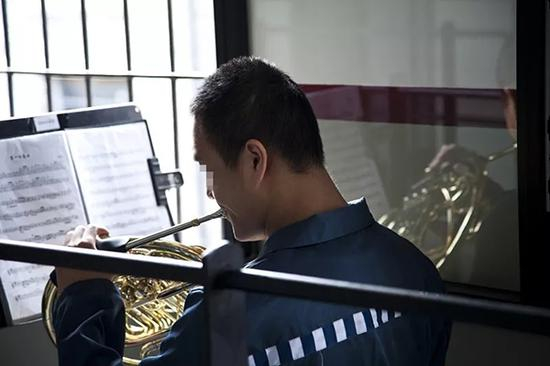 艺术团成员在练习。提篮桥监狱供图