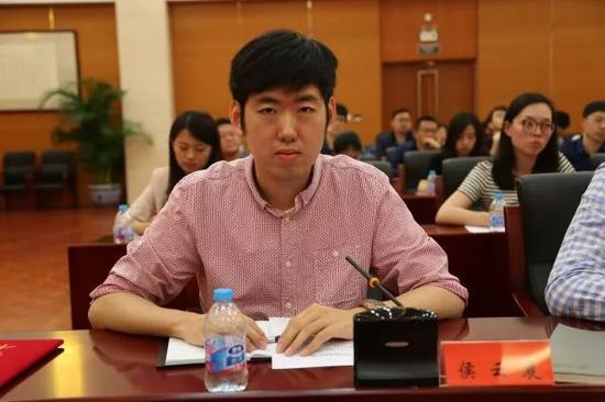 侯云晨作为“人民日报社第十一届青年岗位能手”代表发言