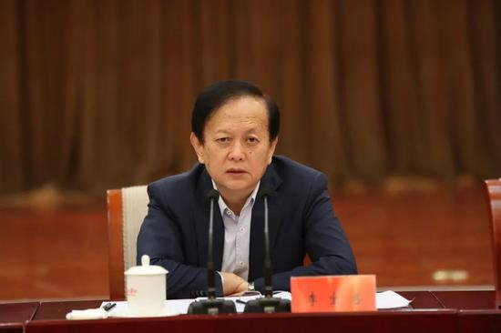 李宝善社长出席报社五四表彰座谈会并讲话。