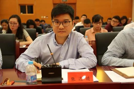 张远晴代表“人民日报社青年文明号”海外版融合协调处发言