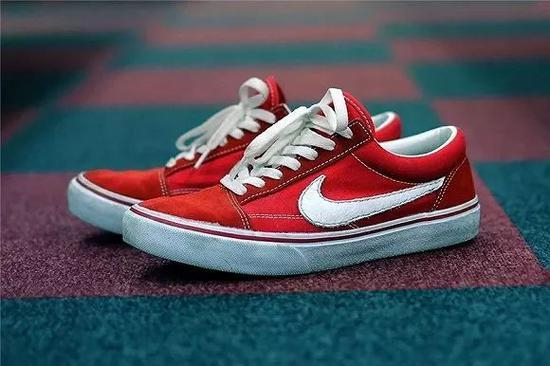 Nike 对勾鞋
