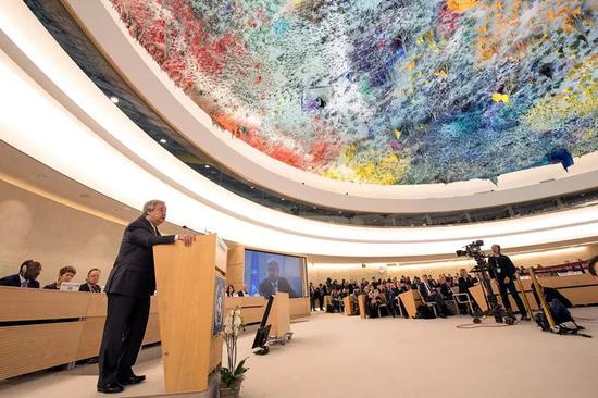 2月26日，在瑞士日内瓦，联合国秘书长古特雷斯在联合国人权理事会第37次会议上发言。新华社/法新