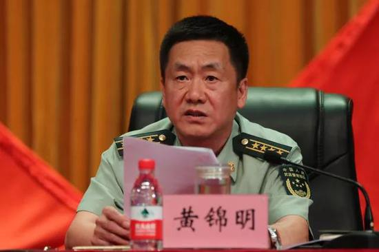 黄锦明