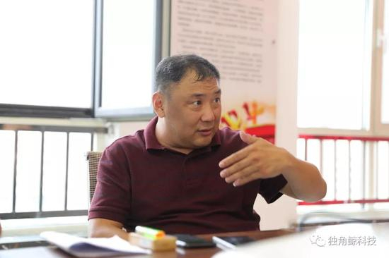 ▲华帝京津区域经销商负责人王伟接受新京报专访 新京报记者王飞/摄（下同）
