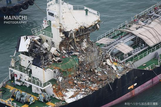 油轮上层建筑也受损严重（每日新闻 图）