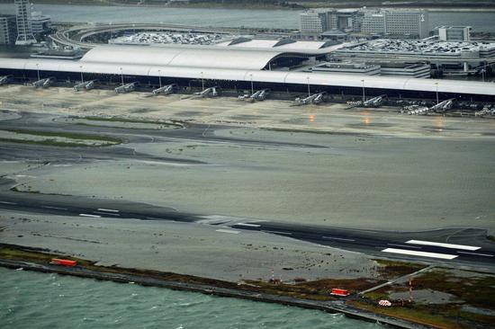 4日下午6时的关西机场（读卖新闻 图）