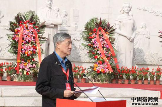 李克农上将之孙李凯城大校主持纪念仪式。（中国台湾网 李杰 摄）