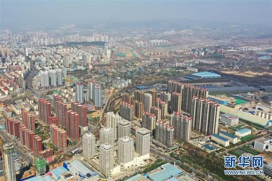 这是4月16日无人机拍摄的阳泉市一角。 新华社记者 杨晨光 摄