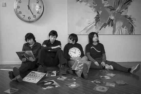 清醒乐队在沈黎晖家中 2008年 摄影高鹏