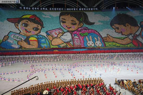△当晚，有来自朝鲜全国各地小学和幼儿园的1600多名少年儿童参加演出。