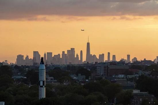 纽约曼哈顿的天际线。新华社记者李木子 摄