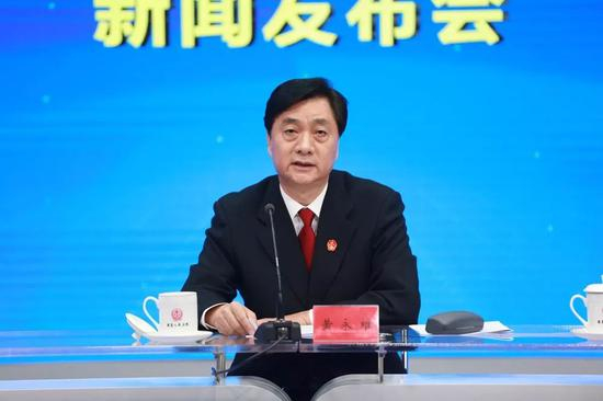 图为黄永维介绍行政协议解释的相关情况。&nbsp;侯裕盛&nbsp;摄