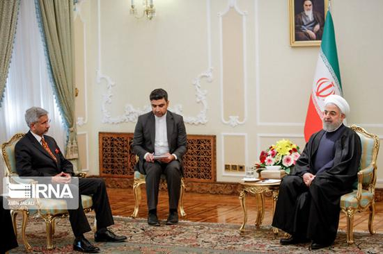 12月23日，伊朗伊斯兰共和国总统哈桑·鲁哈尼在德黑兰会见了到访的印度外长苏杰生（伊通社）