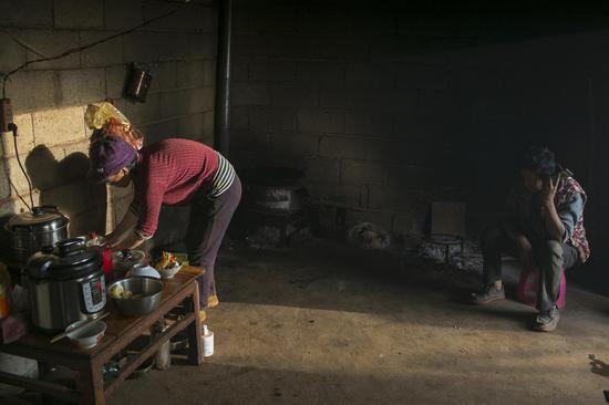厨房，一个贫困家庭的新房系列