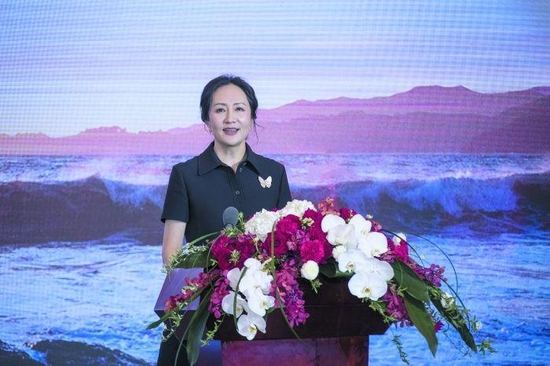 　▲华为公司副董事长、首席财务官孟晚舟发布2021年经营数据。图/新华社