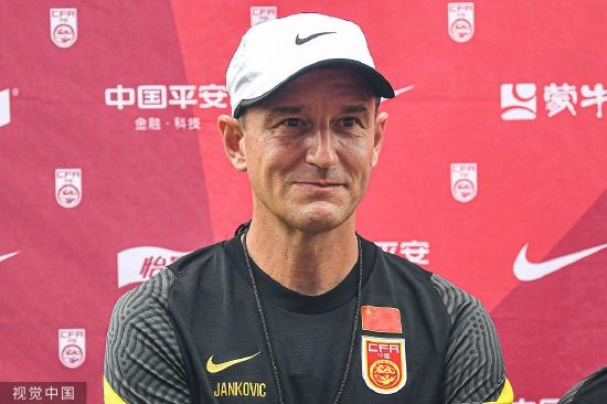 国足新任主教练扬科维奇。