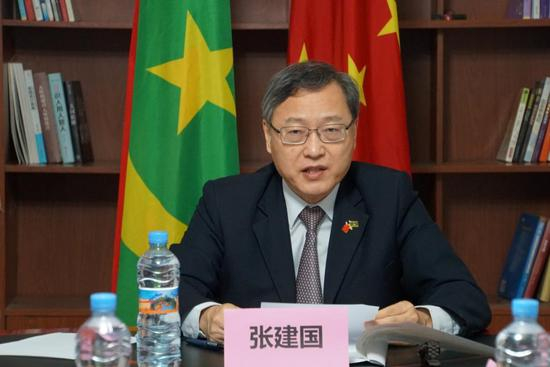 中国驻毛里塔尼亚大使张建国致辞。