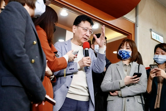 2021年2月8日，台北，台湾资深媒体人赵少康宣布参加2024年台湾地区领导人选举，图自视觉中国。