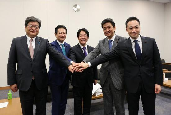 赖清德（中）与日本国会议员会谈（图自台媒）