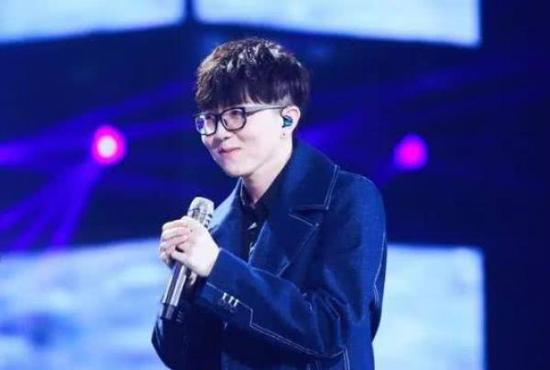 红遍网络的《明日之子》歌手毛不易