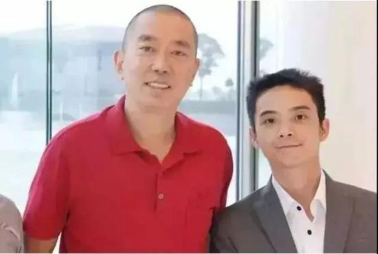 唐军与史玉柱合影