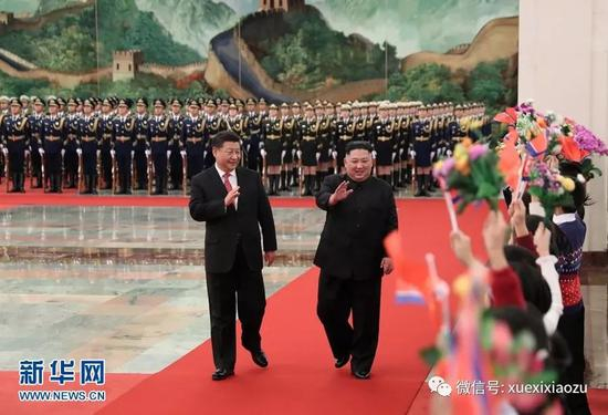 会谈前，习近平在人民大会堂北大厅为金正恩举行欢迎仪式。 新华社记者 黄敬文 摄