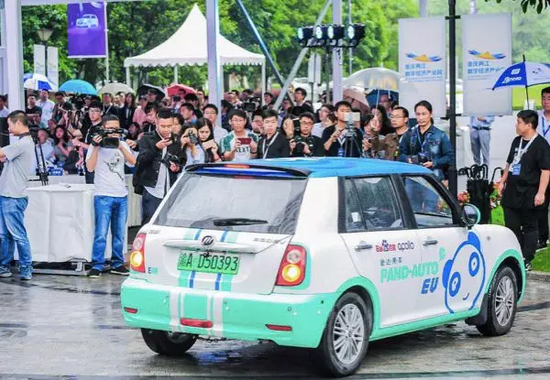 百度与盼达用车在重庆启动国内首次自动驾驶共享汽车试运营 来源：央广网
