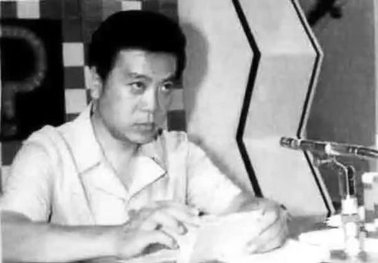 工作中的赵忠祥。