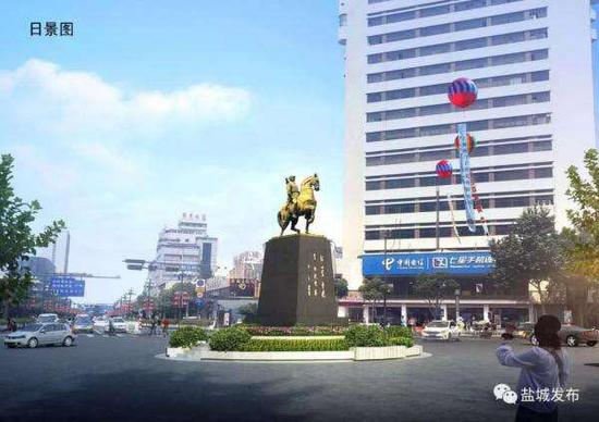 盐城“大铜马”雕像，建成于1986年，2009年因快速公交工程从路中央迁至路边。