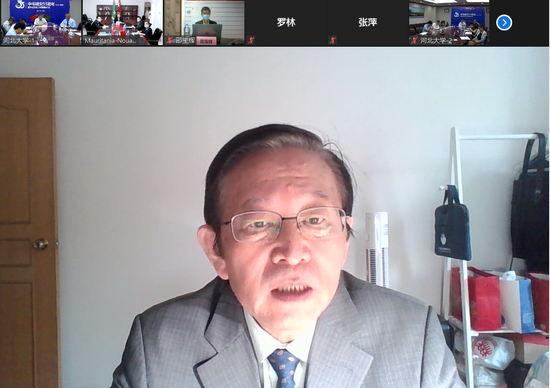 中阿合作论坛事务大使李成文作主旨发言。