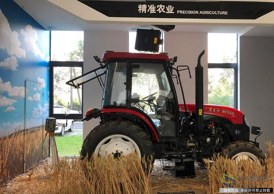 图为合众思壮公司研发产品服务农业生产展示图（图片来源：tuku.qianlong.com ）。千龙网记者 刘阳摄