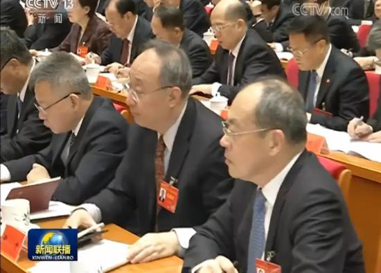  前排右一阮成发、右二尹力