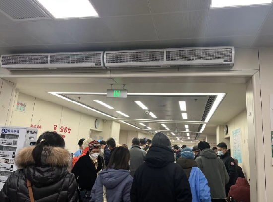 12月26日晚，北京中日友好医院急诊科 图片来源：时代财经/摄