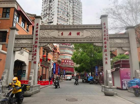 4月3日，吉庆街门口。新京报记者解蕾 摄