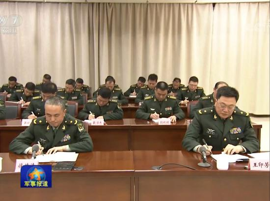 徐德清（左）、王印芳（右）