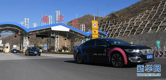 　　搭载百度“阿波罗”平台的自动驾驶数据采集及测试车辆，在山西省五盂高速阳泉段开展系列测试及科研工作（1月22日摄）。&nbsp;新华社发（阳泉市新闻中心提供）