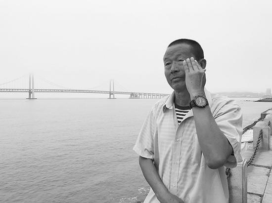 朋友卢先生每每提到刘先生就忍不住流泪。