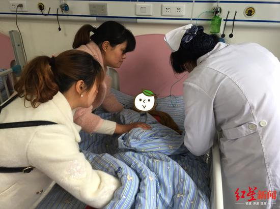 在PICU抢救10天后，万宁被送到普通病房。 &nbsp;本文图片均来自红星新闻（除署名外）