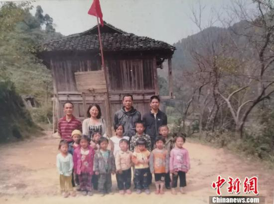 曾经周宏军带领村民建设的达佑教学点。