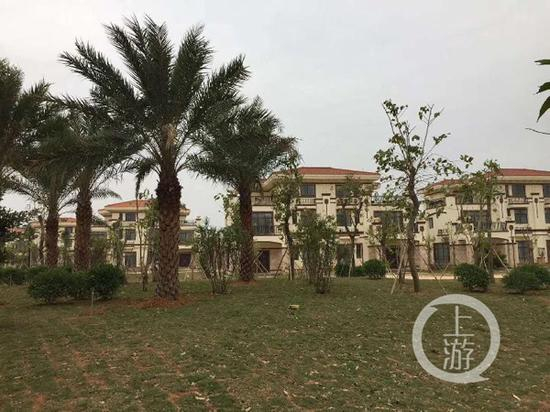 陈生为村民修建的别墅。