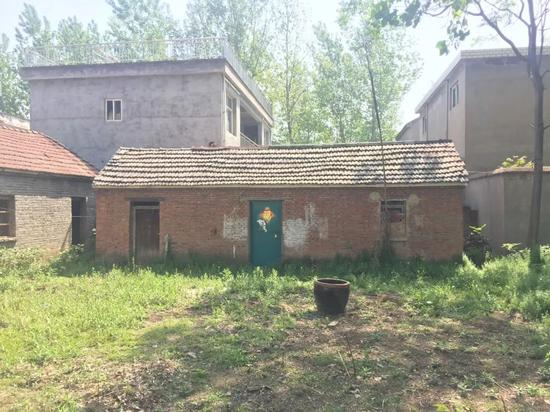 被害人周继鼎一家的房子。1996年8月25日晚上，他的女儿就睡在这个屋子里。新京报记者赵蕾&nbsp;摄