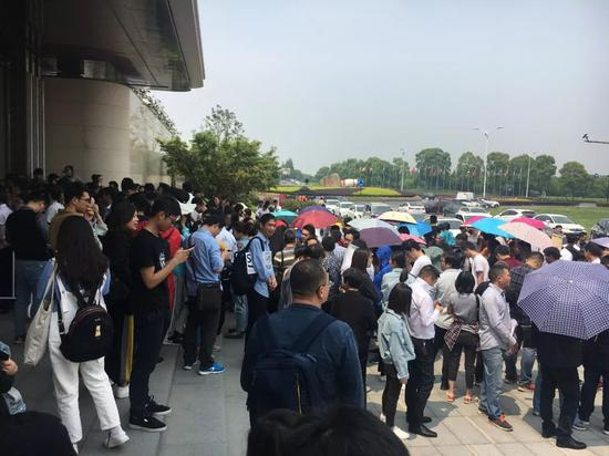 东湖城登记现场