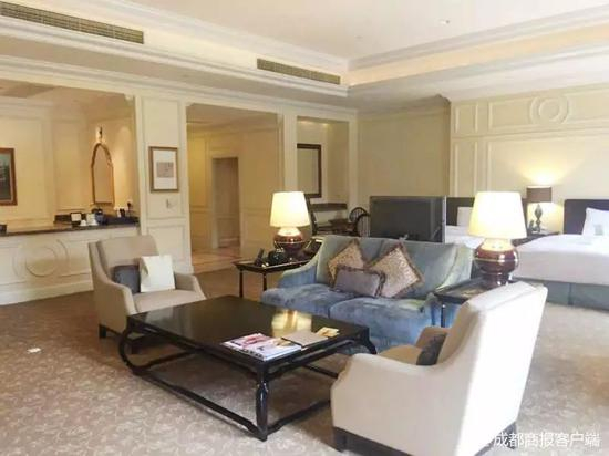 ▲周某平时入驻的高档酒店。