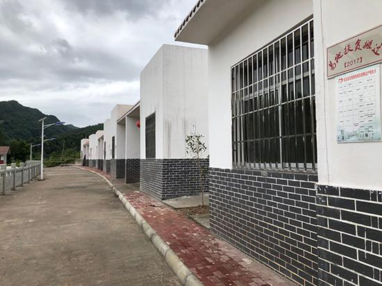 冒尖村唯一集中安置点出现大量空置，被当地村民称为形象工程。