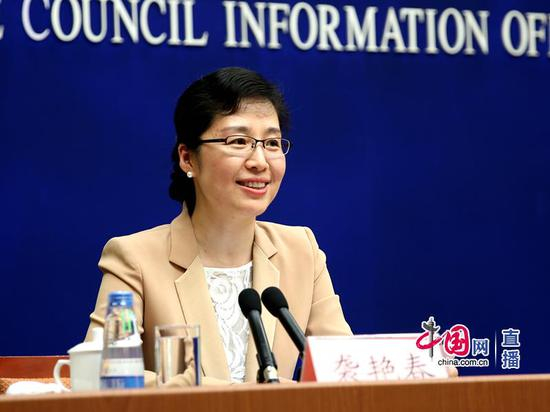 新闻办新闻局副局长袭艳春主持发布会 中国网 宗超 摄