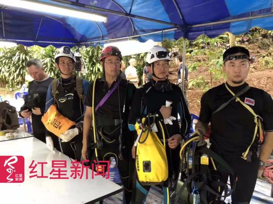 ▲中国救援人员 &nbsp;受访者供图