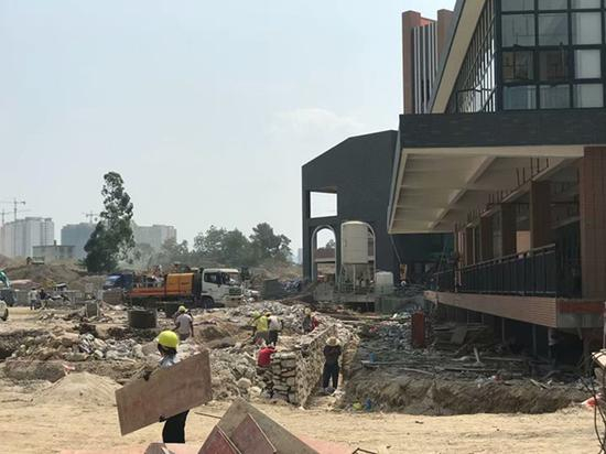 8月23日临桂校区内施工场景。 家长供图