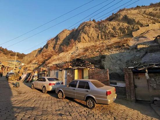 遗体被发现的周边地方。